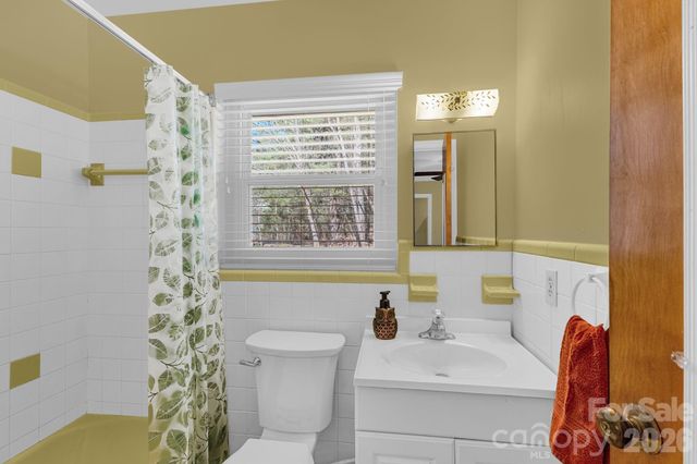 87 Rockwood Road, Waynesville, NC 28786
