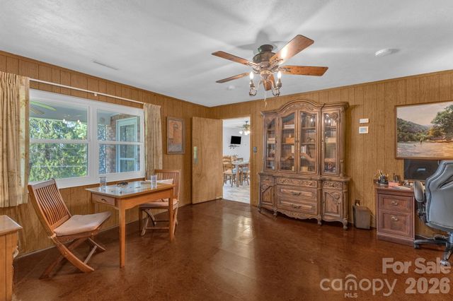 87 Rockwood Road, Waynesville, NC 28786