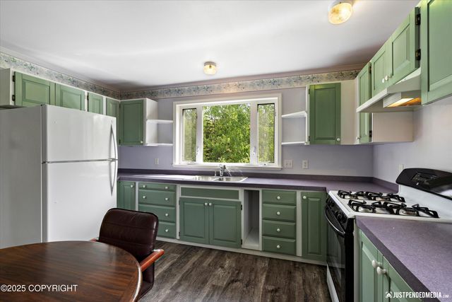 20414 W Lakes Boulevard, Big Lake, AK 99652