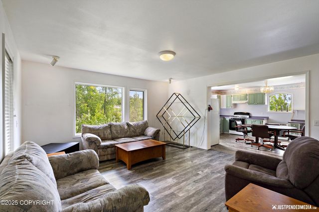 20414 W Lakes Boulevard, Big Lake, AK 99652