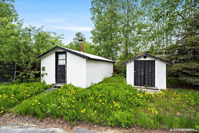 20414 W Lakes Boulevard, Big Lake, AK 99652
