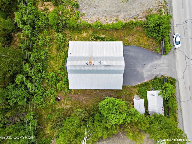 20414 W Lakes Boulevard, Big Lake, AK 99652