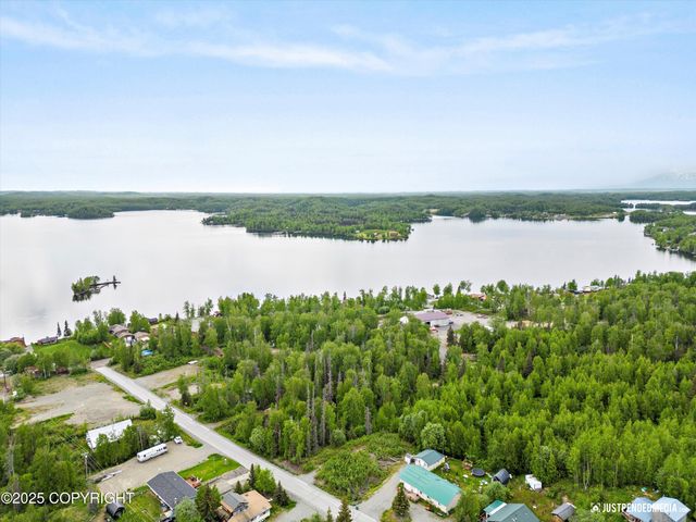 20414 W Lakes Boulevard, Big Lake, AK 99652
