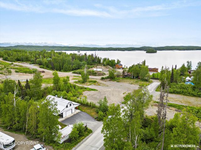 20414 W Lakes Boulevard, Big Lake, AK 99652