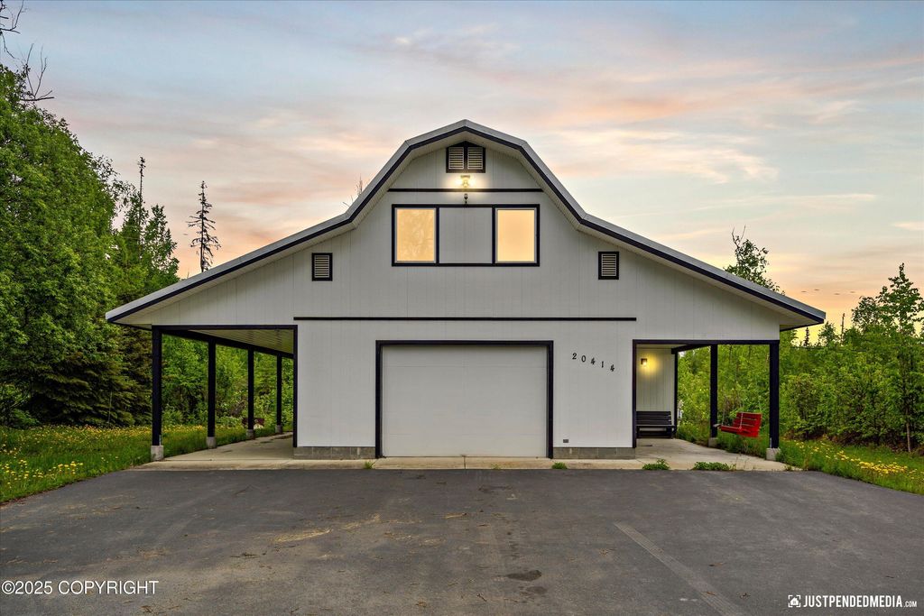 20414 W Lakes Boulevard, Big Lake, AK 99652