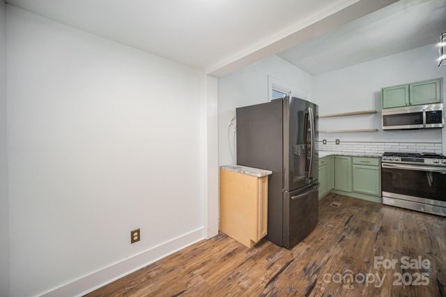 305 S Gaston Street, Dallas, NC 28034