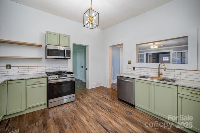 305 S Gaston Street, Dallas, NC 28034