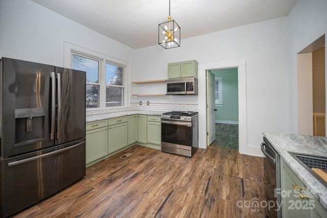 305 S Gaston Street, Dallas, NC 28034