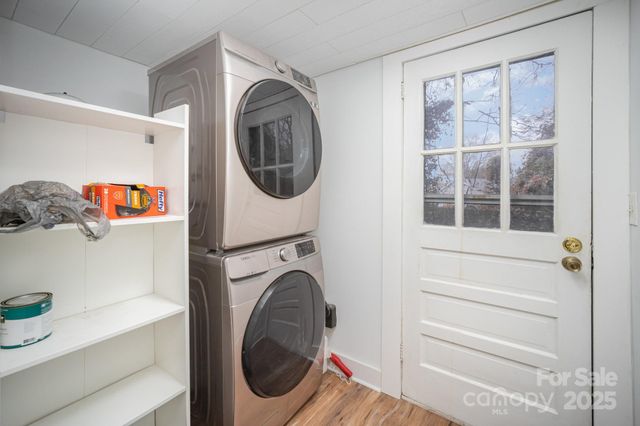 305 S Gaston Street, Dallas, NC 28034