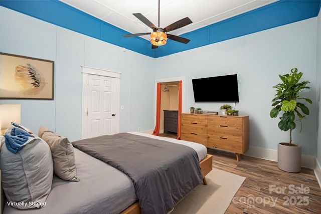 305 S Gaston Street, Dallas, NC 28034