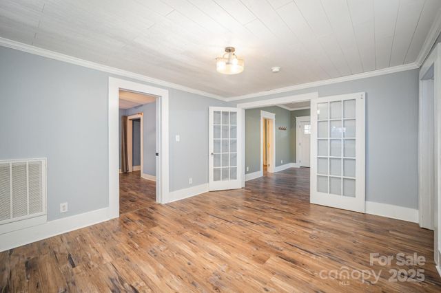 305 S Gaston Street, Dallas, NC 28034