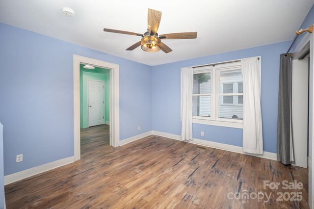 305 S Gaston Street, Dallas, NC 28034