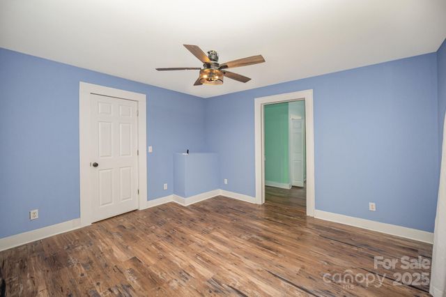 305 S Gaston Street, Dallas, NC 28034