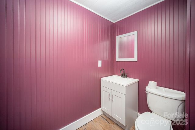 305 S Gaston Street, Dallas, NC 28034