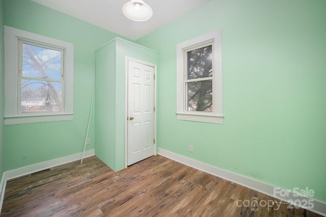 305 S Gaston Street, Dallas, NC 28034