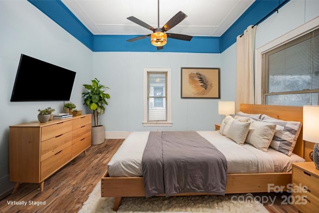 305 S Gaston Street, Dallas, NC 28034