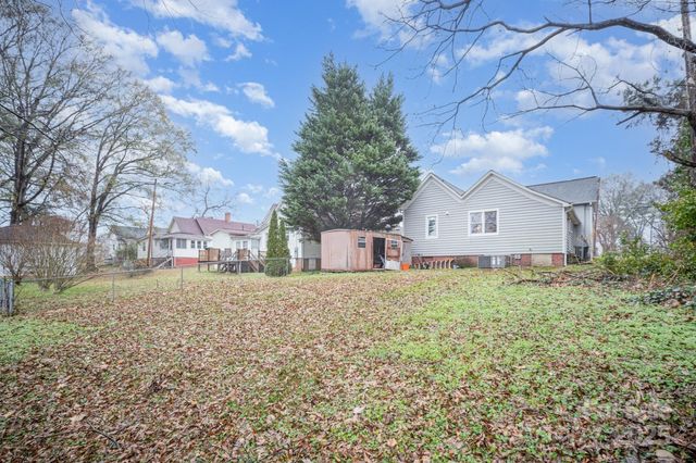 305 S Gaston Street, Dallas, NC 28034