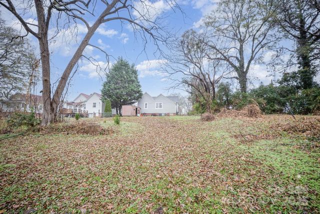 305 S Gaston Street, Dallas, NC 28034