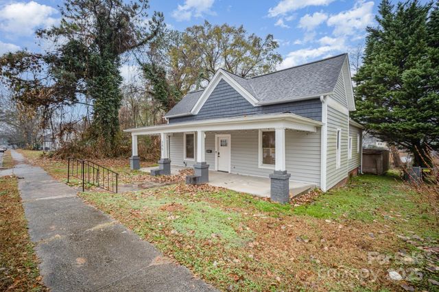 305 S Gaston Street, Dallas, NC 28034
