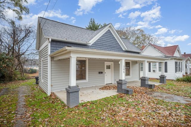 305 S Gaston Street, Dallas, NC 28034