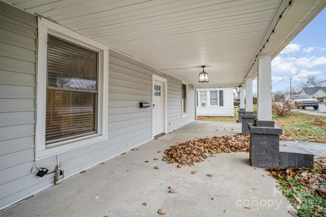 305 S Gaston Street, Dallas, NC 28034