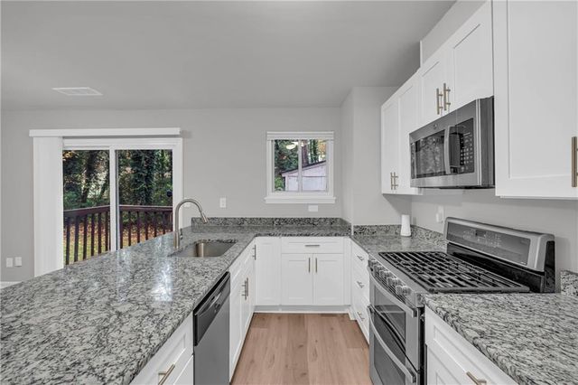 3368 Lincolndale Court, Ellenwood, GA 30294