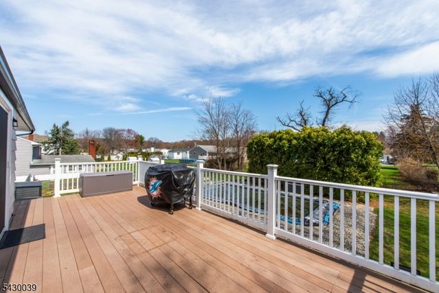 8 Kennedy Dr, Fairfield Twp., NJ 07004