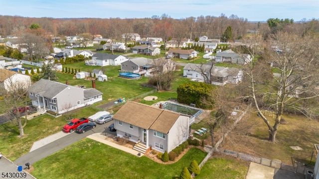 8 Kennedy Dr, Fairfield Twp., NJ 07004