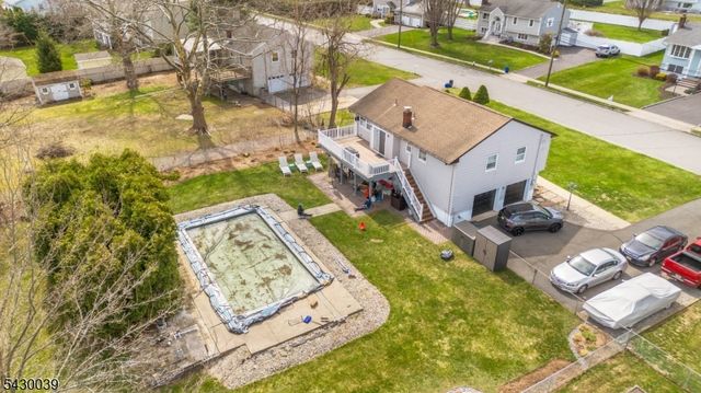 8 Kennedy Dr, Fairfield Twp., NJ 07004