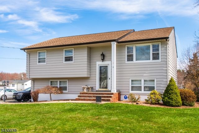 8 Kennedy Dr, Fairfield Twp., NJ 07004