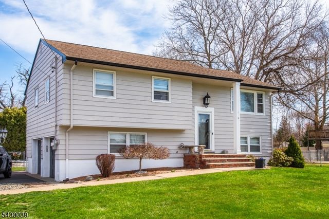 8 Kennedy Dr, Fairfield Twp., NJ 07004