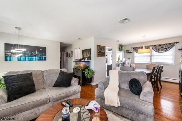 8 Kennedy Dr, Fairfield Twp., NJ 07004