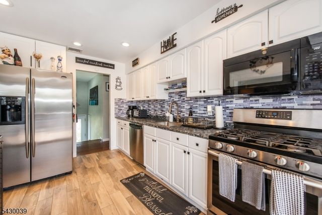 8 Kennedy Dr, Fairfield Twp., NJ 07004