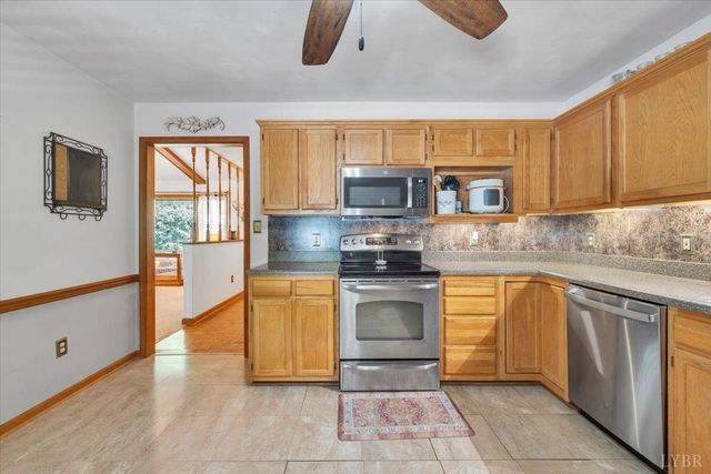 165 Fox Fire, Cloverdale, VA 24077
