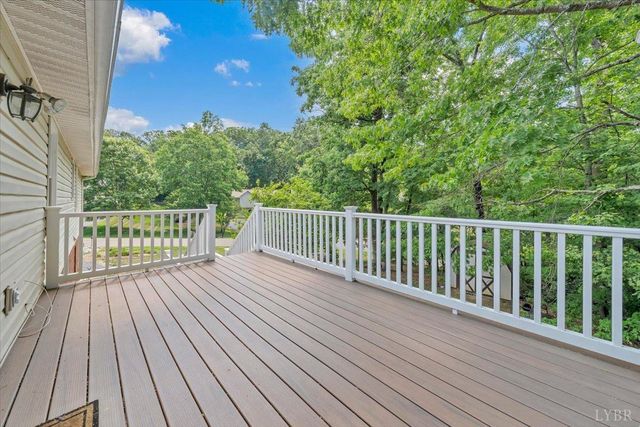 165 Fox Fire, Cloverdale, VA 24077