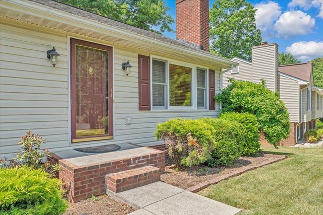 165 Fox Fire, Cloverdale, VA 24077