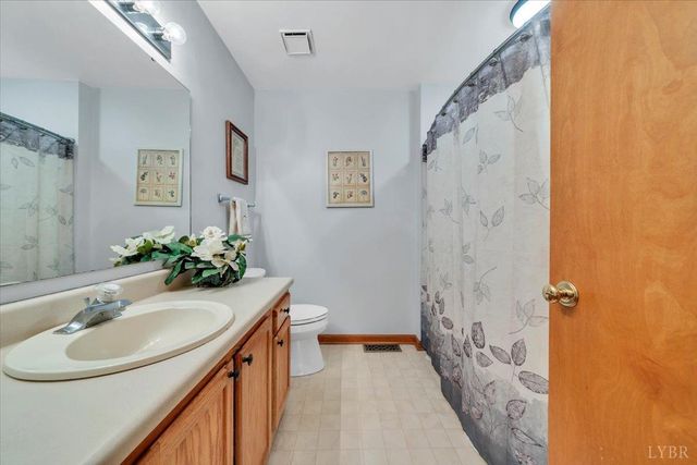 165 Fox Fire, Cloverdale, VA 24077