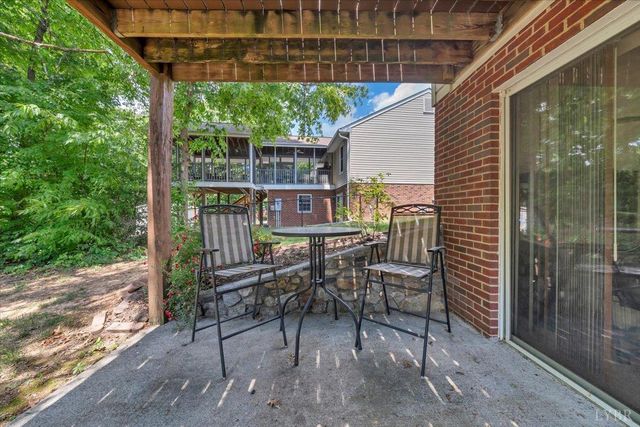 165 Fox Fire, Cloverdale, VA 24077