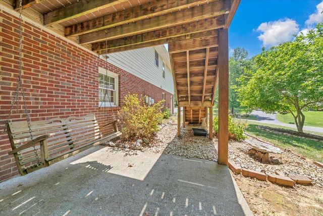 165 Fox Fire, Cloverdale, VA 24077