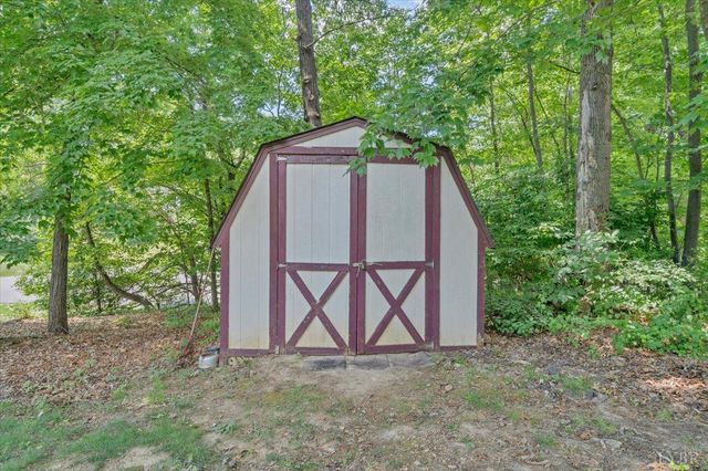 165 Fox Fire, Cloverdale, VA 24077