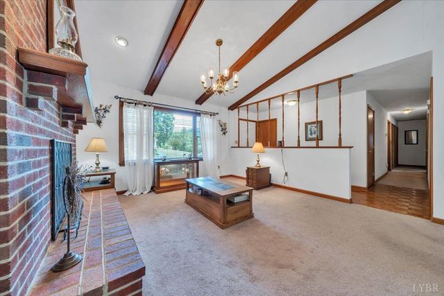 165 Fox Fire, Cloverdale, VA 24077