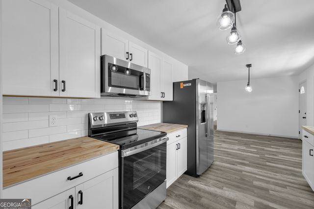 145 Goldust Avenue, Clarkesville, GA 30523