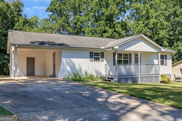 145 Goldust Avenue, Clarkesville, GA 30523