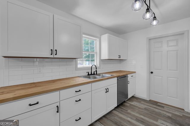 145 Goldust Avenue, Clarkesville, GA 30523