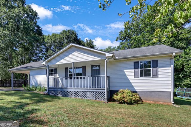 145 Goldust Avenue, Clarkesville, GA 30523