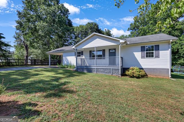 145 Goldust Avenue, Clarkesville, GA 30523