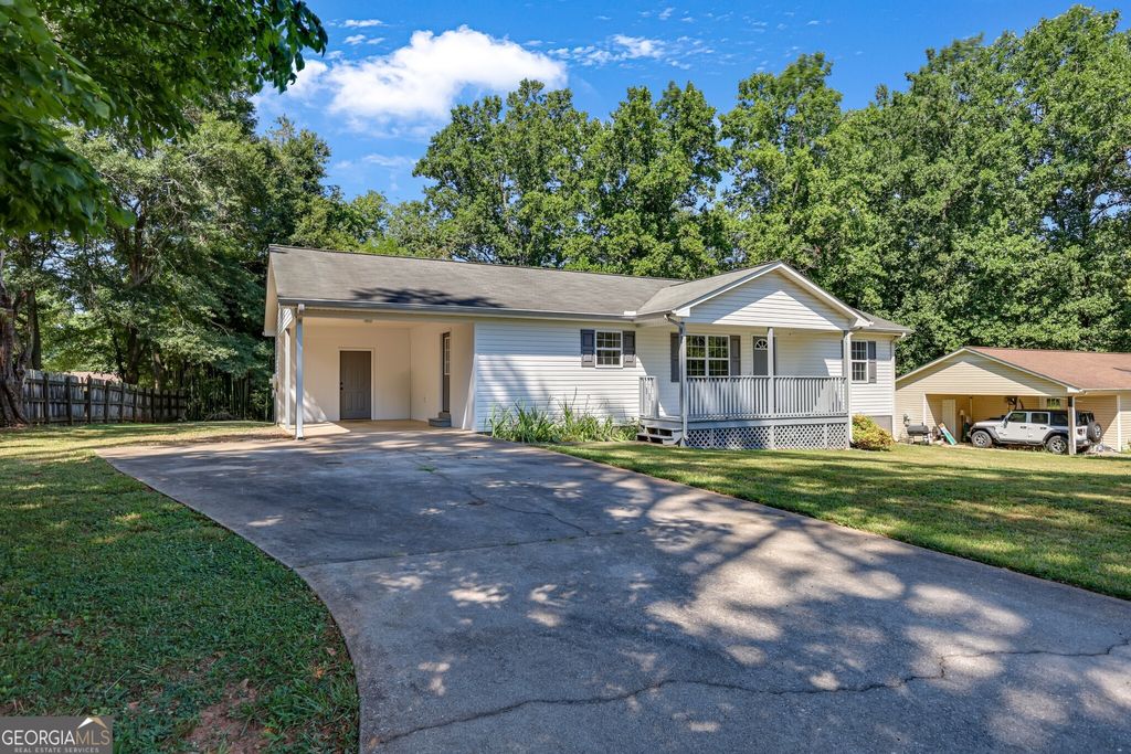145 Goldust Avenue, Clarkesville, GA 30523