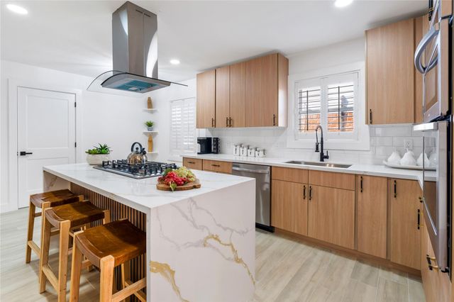 6203 Cheena Drive, Houston, TX 77096