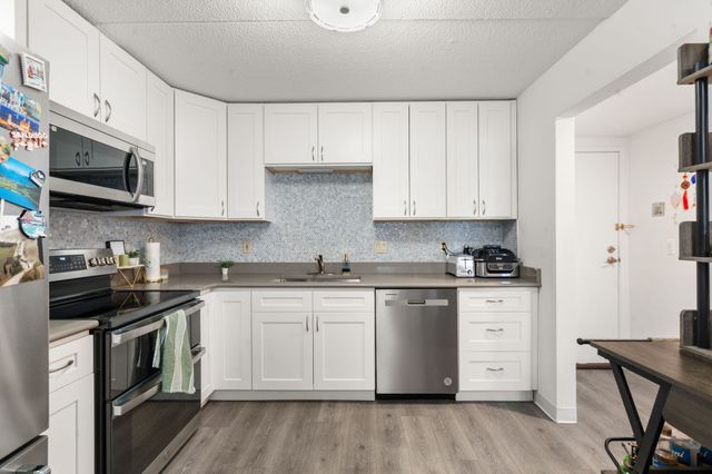 200 Cove Way 409, Quincy, MA 02169