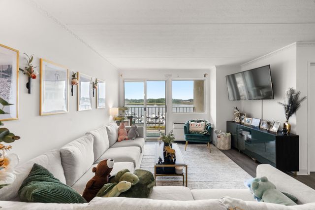 200 Cove Way 409, Quincy, MA 02169